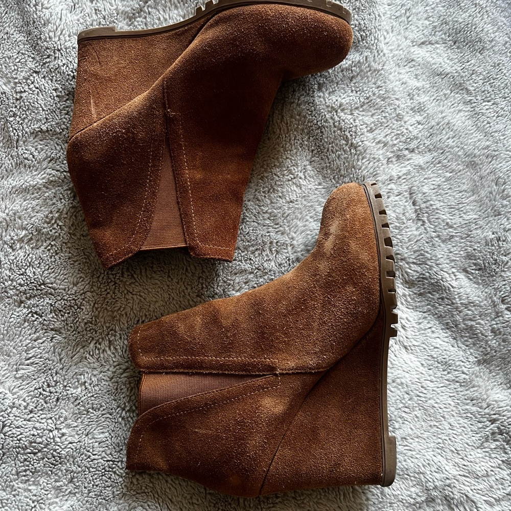 Steve Madden Brown Suede Wedge Ankle Booties